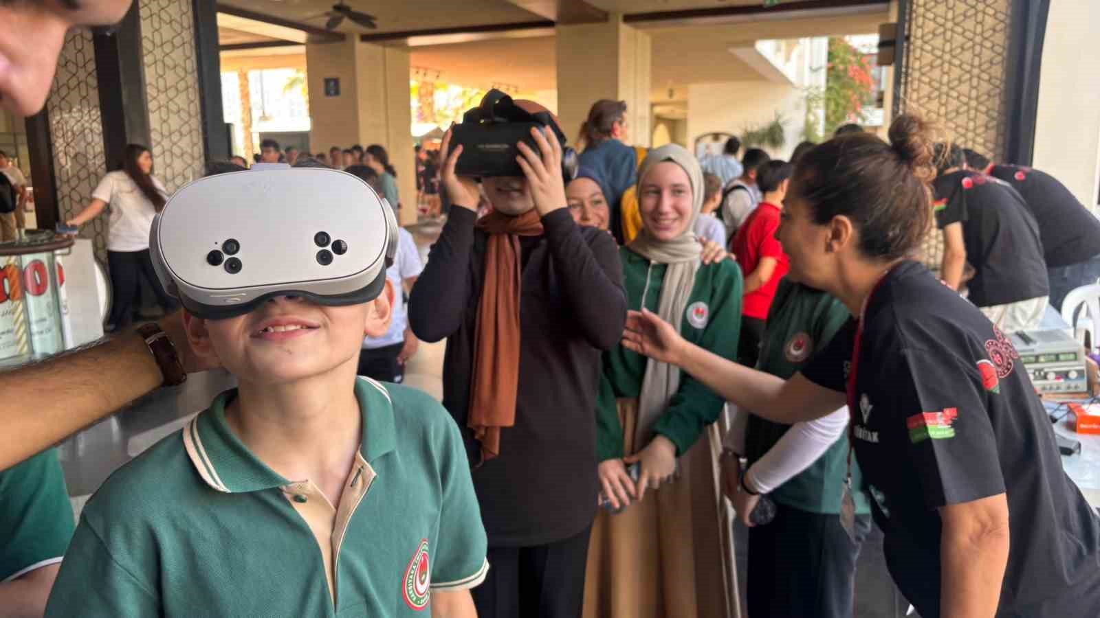 izmir-de-ogrenciler-bilim-kultur-ve-sanatla-bulustu