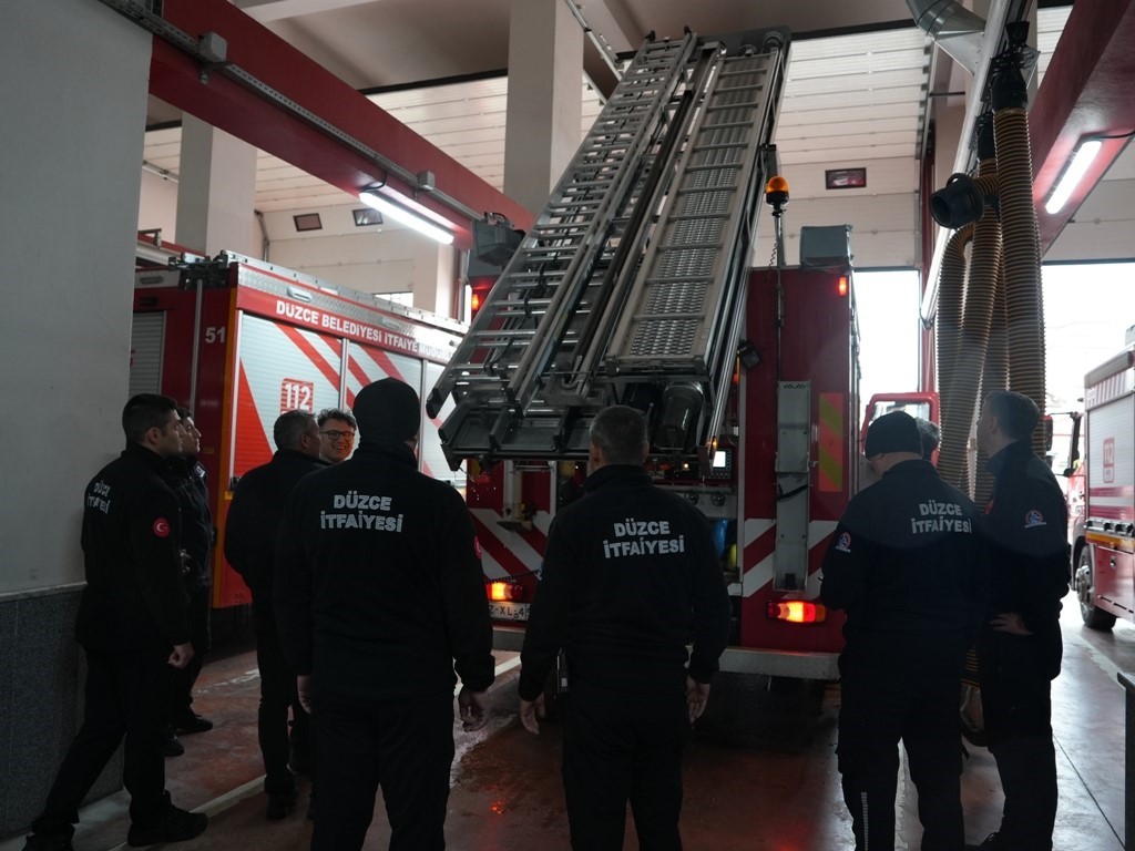 duzce-itfaiyesi-yedi-24-vatandasin-yaninda
