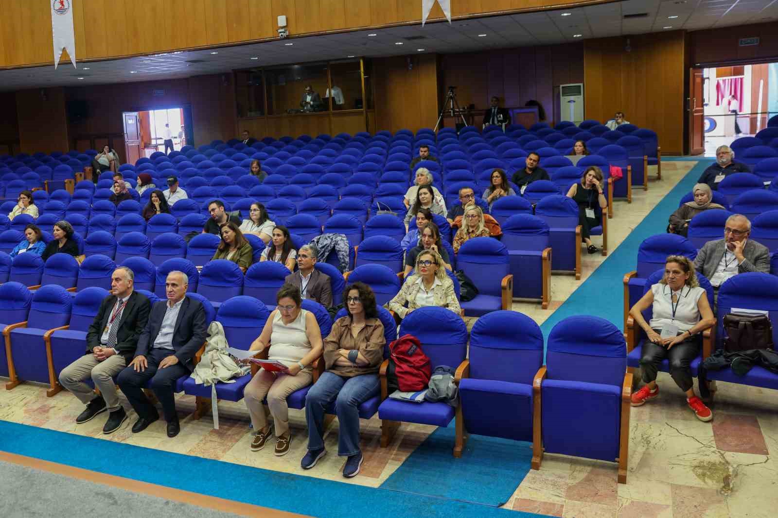 dekan-danaci-anabilim-dallarimizdan-sekizi-akredite-olmus-durumda