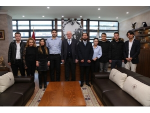 Başkan Kurt Gençlerle Bir Araya Geldi