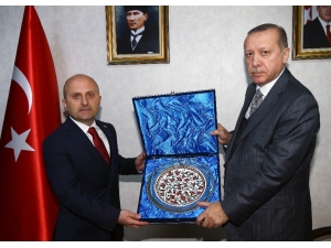 Cumhurbaşkanı Erdoğan, Amasya Valisi Ve Belediye Başkanını Kabul Etti