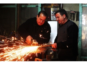 Vanlı Kardeşler 40 Yıldır Baba Mesleğini Sürdürüyor