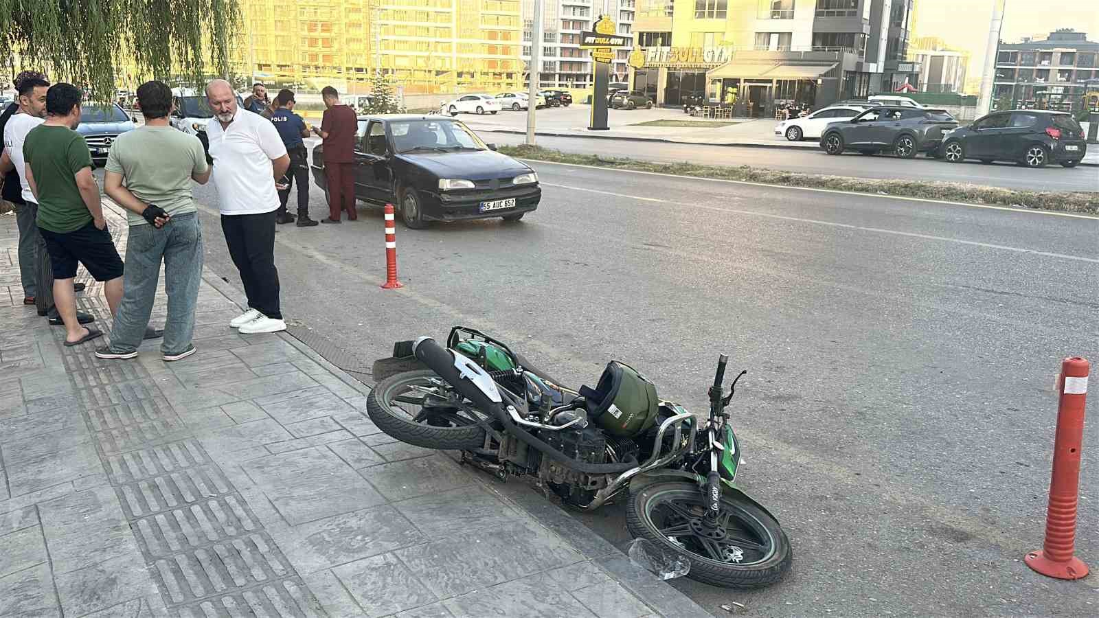 samsun-da-otomobil-ile-motosiklet-carpisti-1-yarali