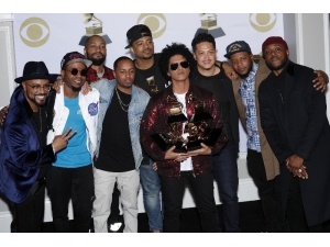 Bruno Mars, Grammy Ödülleri’ne Damga Vurdu