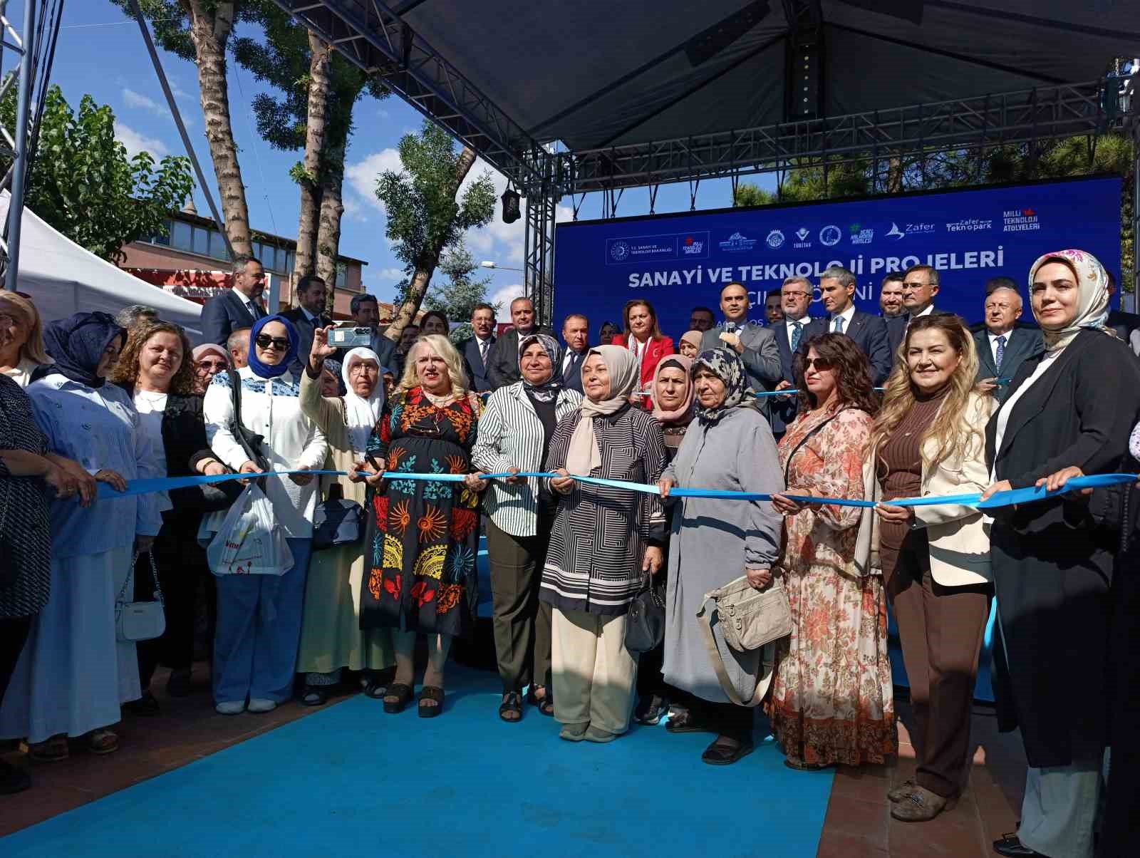 bakan-kacir-afyonkarahisar-da-gerceklesecek-164-milyar-lira-yatirimin-ve-28-binin-uzerinde-istihdamin-onunu-actik