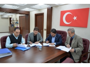 Seyitgazi Belediyesi İşçilerinde Sözleşme Sevinci