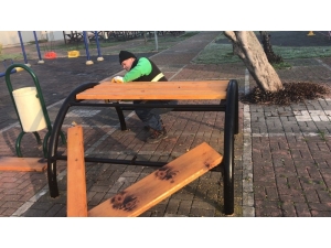 Başiskele’de Çocuk Parkları Onarılıyor