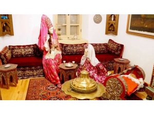 Osmanlı Kıyafetlerini Müzesinde Sergiliyor