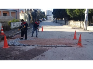 Körfez’de Bozulan Kaldırımlara Müdahale Ediliyor