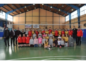 Yıldız Kızlardan Kritik Galibiyet