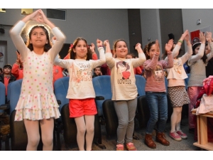 Körfez 2017’de Çocuklara Sinema Ve Tiyatroyu Sevdirdi