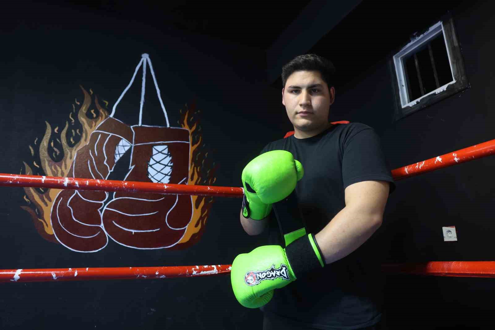 babasinin-izinden-giden-genc-kick-bokscu-turk-bayragini-dunya-arenasinda-dalgalandiracagi-yeni-zaferlerin-pesinde