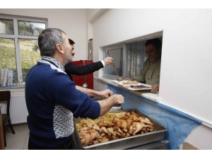 Barınma Merkezi Kış Aylarında Kimsesizlerin Evi Oluyor