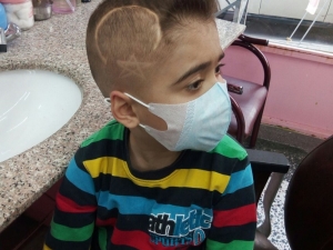 Ölümcül Hastalığa Yakalanan Çocuk Kafasında Ay Ve Yıldız Taşıyor