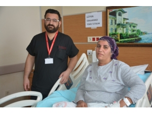 Hastanın Boynundan Yarım Kiloluk Dev Guatr Çıkarıldı