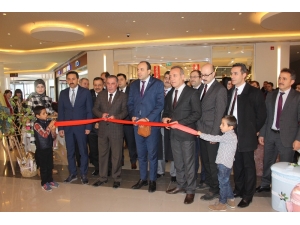 Öğrenciler Bir Yıllık Eserlerini Sergilediler