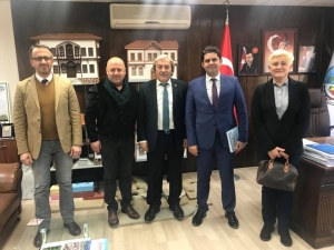 Selahattin Çetintaş Devlet Hastanesi’ne Atanan Başhekim Özyaşar’dan Başkan Şahin’e Ziyaret