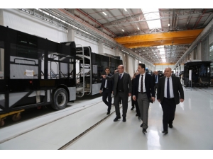 Ato Başkanı Baran, Türkiye’nin İlk İhraç Edilecek Metro Araçlarını İnceledi