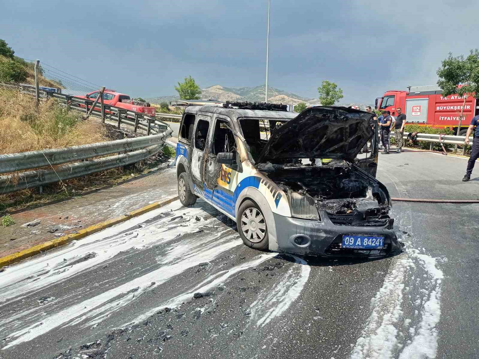 polis-araci-alevlere-teslim-oldu