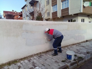 Körfez’de Duvar Yazıları Temizlendi