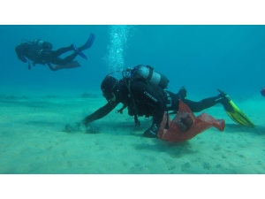 Yalıçiftlik’te Deniz Dibi Temizliği