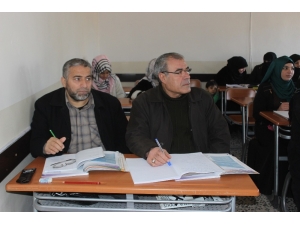 Suriyeliler Türkçe Öğreniyor