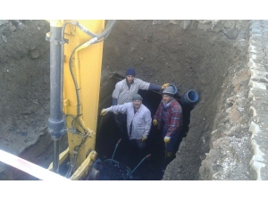 Simav Belediyesi, İlçe Genelindeki Tüm Kanalları Temizliyor