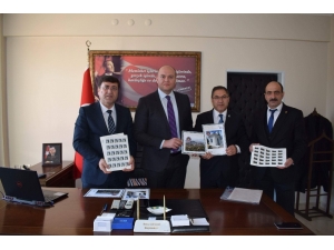 İnhisar İlçesinin Tanıtımı İçin Bastırılan Kişisel Pullar Teslim Edildi