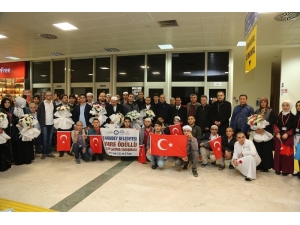 Umreye Gönderilen 147 Öğrenci Gaziantep’e Döndü