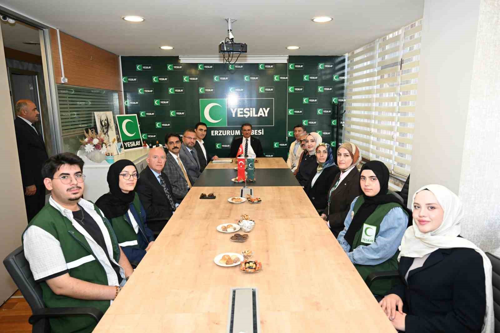 yesilay-erzurum-subesi-faaliyetlerde-turkiye-1-incisi-oldu