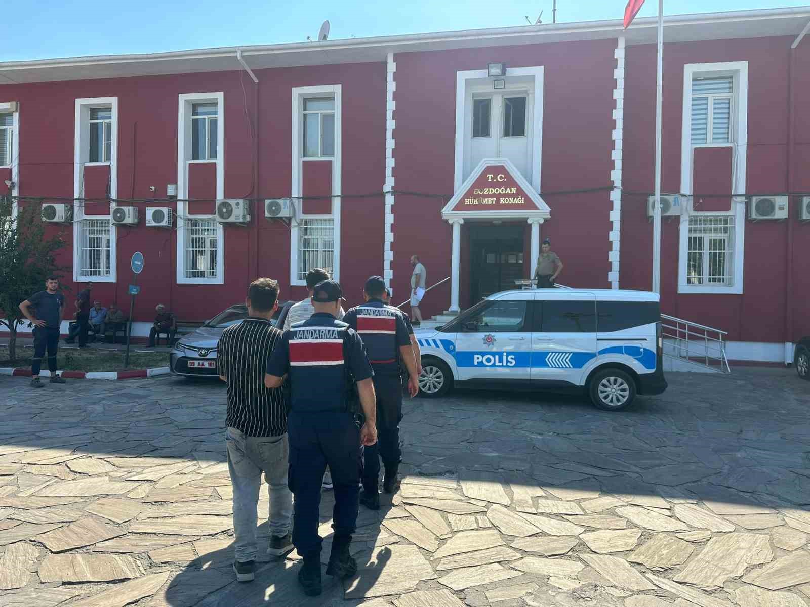 bozdogan-daki-hirsizligi-kuyumcu-kameralari-aydinlatti