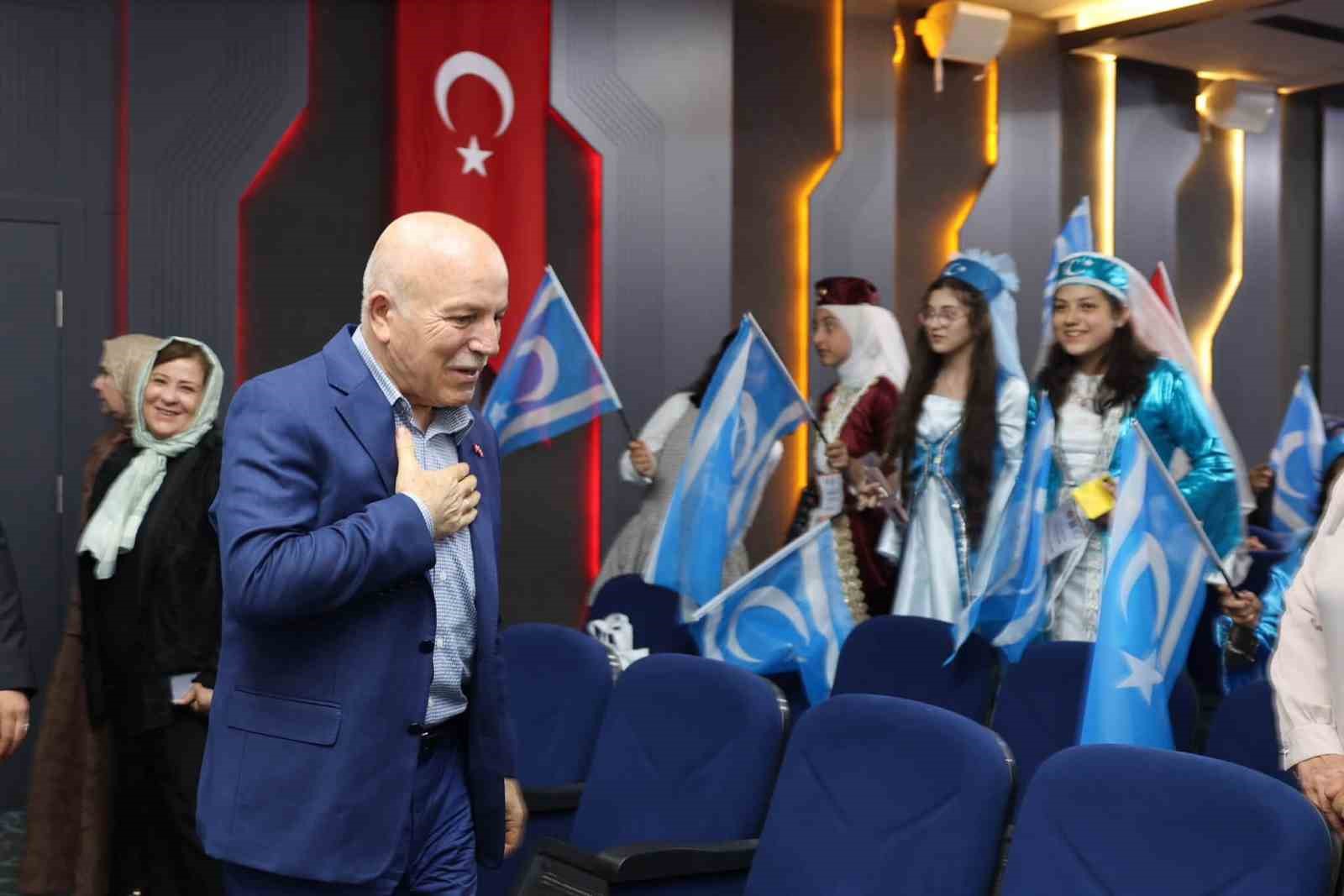 baskan-sekmen-turkmen-kardeslerimizle-aramizdaki-bag-sinirlari-asan-kadim-bir-kardeslik-hukukudur