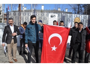 Kars’ta Afrin Platformu Üyeleri Askerlik Şubesi’ne Başvuruda Bulundu