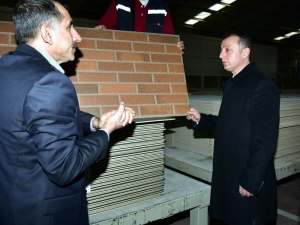 Vali Büyükakın’dan Kentteki Fabrikalara Ziyaret
