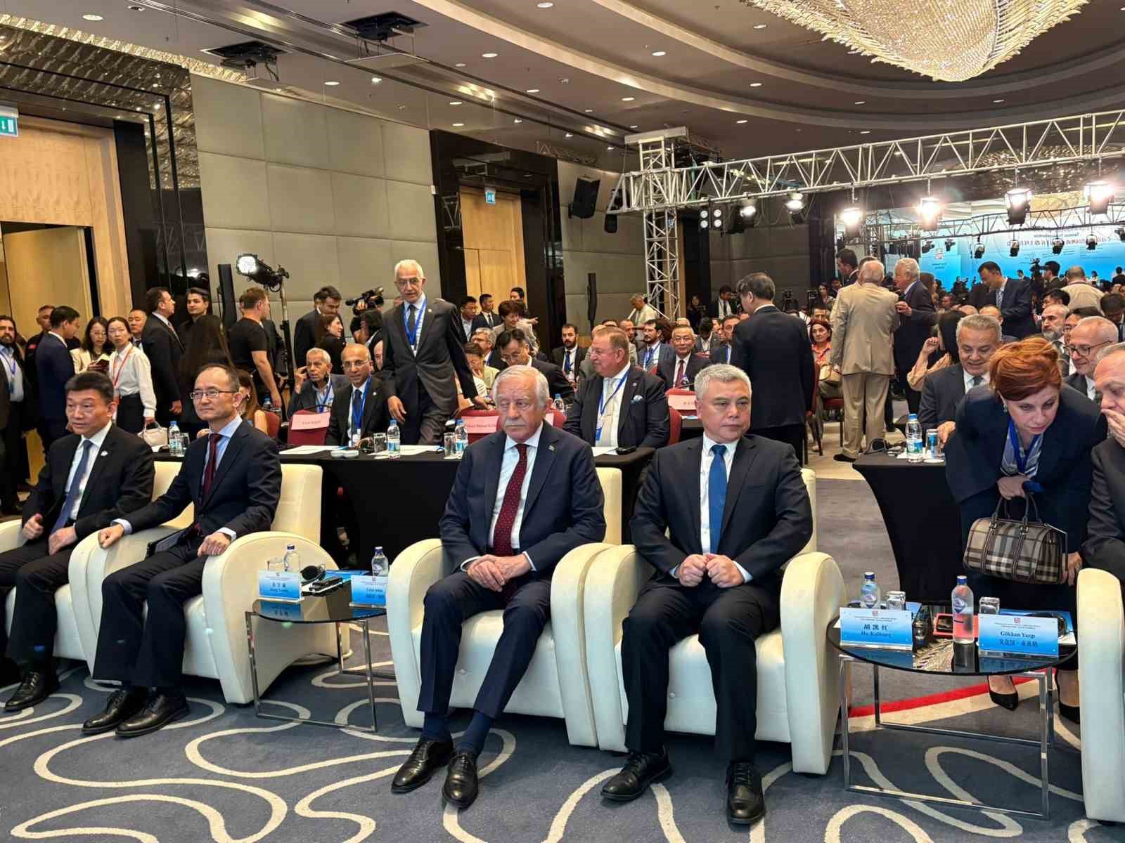 xi-jinping-cin-in-yonetimi-kitabinin-5-cildi-tanitildi