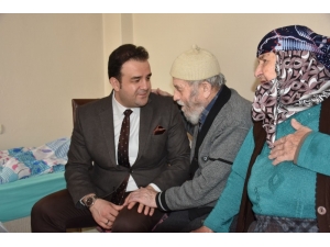 Ak Parti Tepebaşı İlçe Yönetimininden Ayda 3 Bini Aşkın Ev Ziyareti