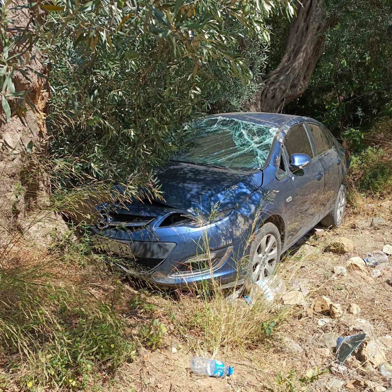 bandirma-edincik-te-tek-tarafli-trafik-kazasi-2-kisi-hafif-yaralandi