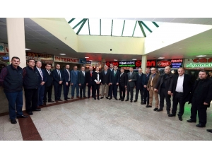 Başkan Karaosmanoğlu Otobüs Terminalinde Esnafı Ziyaret Etti