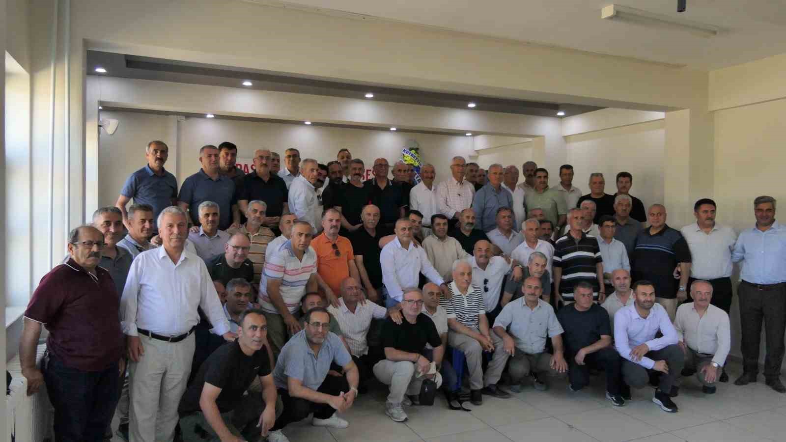 unseli-alpaslan-ogretmen-lisesi-mezunlari-bir-araya-geldi