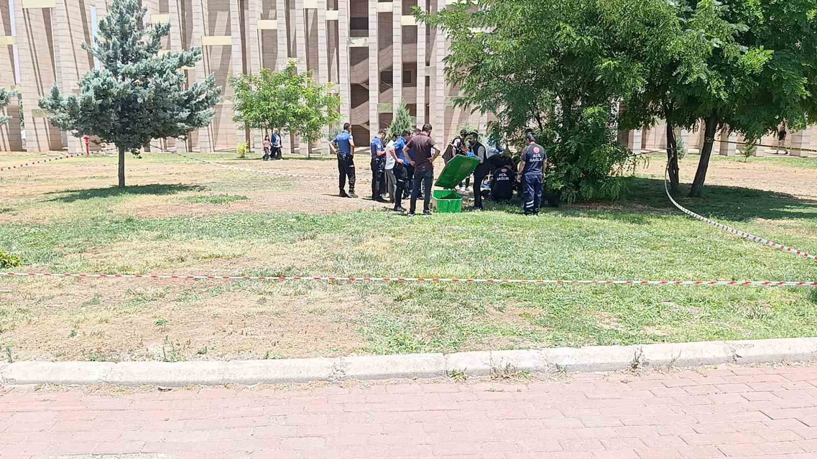 sanliurfa-da-bir-genc-parkta-olu-bulundu