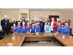 Amatörden Doğan’a Anlamlı Hediye