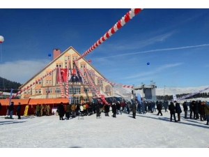 Yalnızçam Kayak Merkezi’ne Muhteşem Açılış