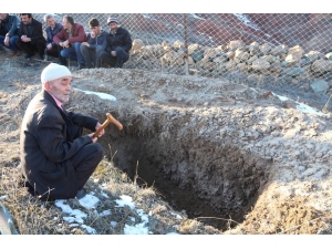Öldü Diye Mezarını Kazdılar Ama Ölmedi