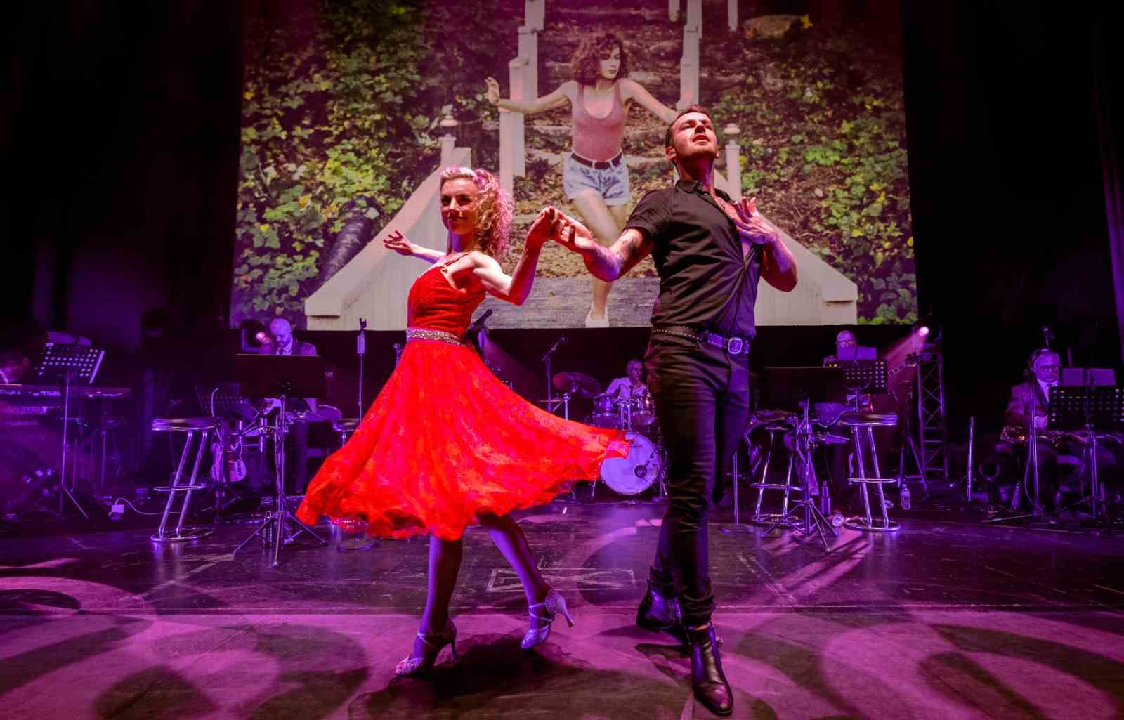 kult-film-dirty-dancing-istanbul-da-canli-orkestra-esliginde-gosterilecek