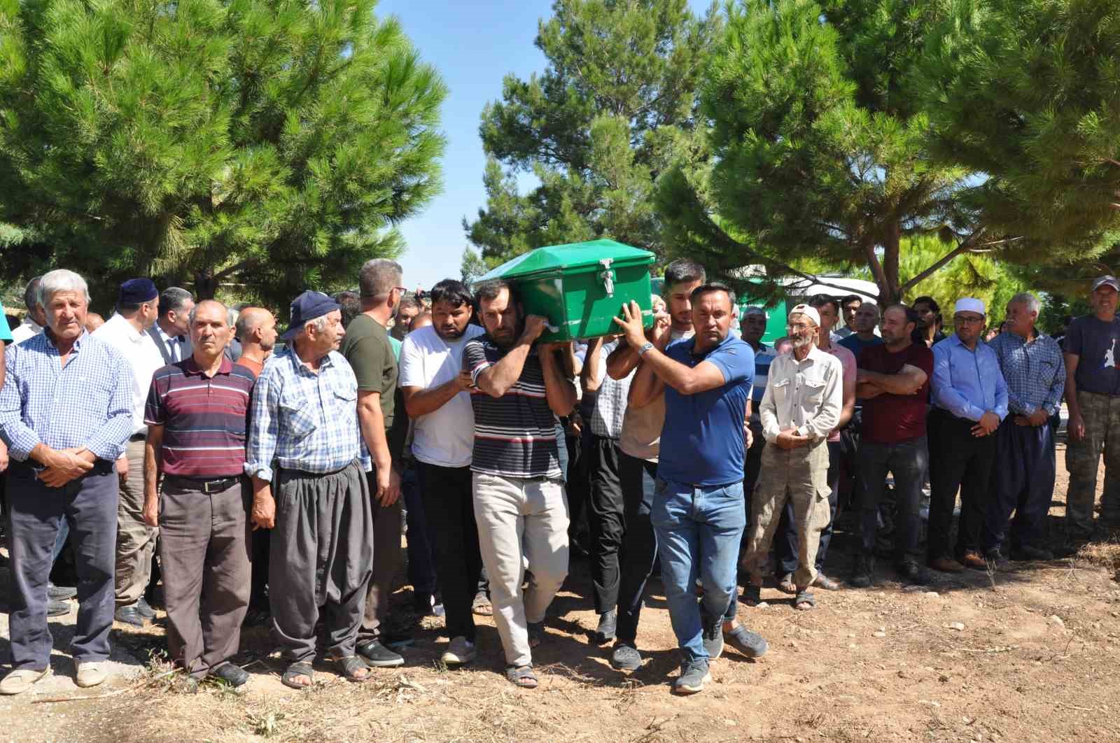feribot-faciasinda-hayatini-kaybeden-serif-ozdemir-mersin-de-son-yolculuguna-ugurlandi