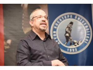 Ödüllü Sanatçı Afyonkarahisar’da Sanatseverlerle Buluştu