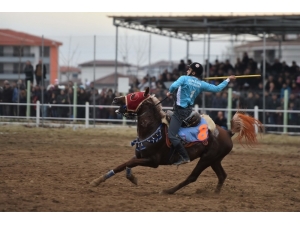 Uşak’ta 7’den 70’e Cirit Sevdası