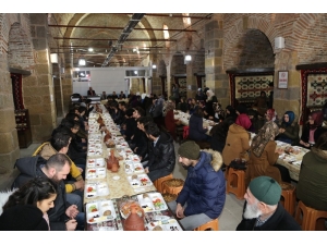 Niğde Üniversite Öğrencileri Bedestende Buluştu