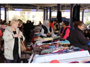 Kullanmadıkları Ürünleri Satarak Aile Ekonomisine Katkı Sağlıyorlar