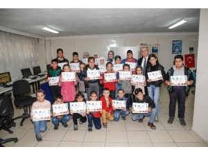 Tatili Bilgisayar Kullanmayı Öğrenerek Geçirdiler